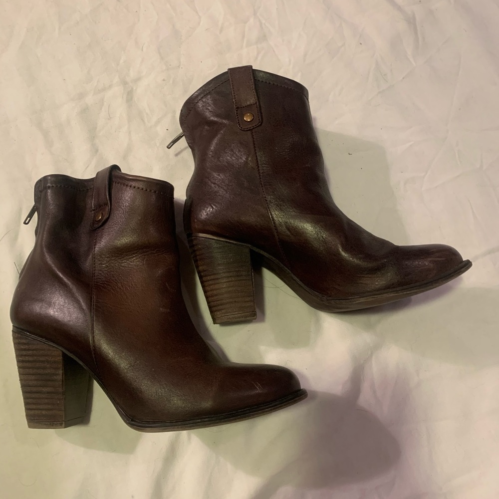 ZiGi girl size 7.5M - gently used